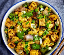 Cheesy Paneer & Mushroom With Veggies